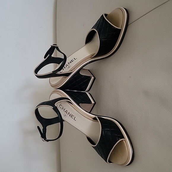 CHANEL SANDALS limited edition - Picture 2 of 6